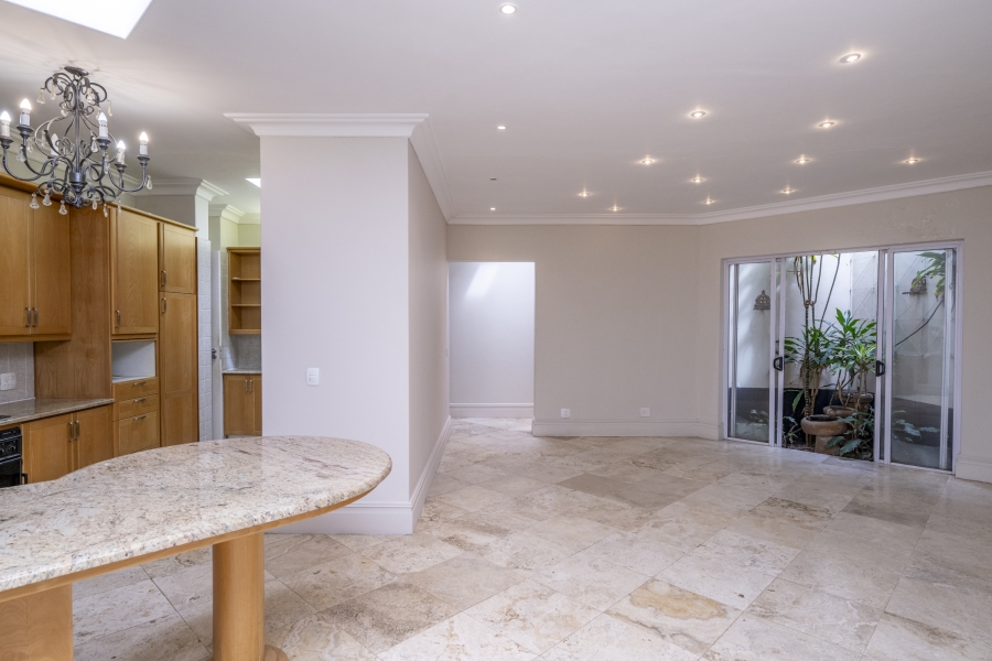 To Let 4 Bedroom Property for Rent in Kenilworth Upper Western Cape